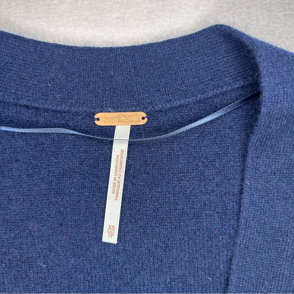 Free People Eclair Cashmere Cardigan XS Midnight Navy Blue Button Front NWT - Picture 2 of 11